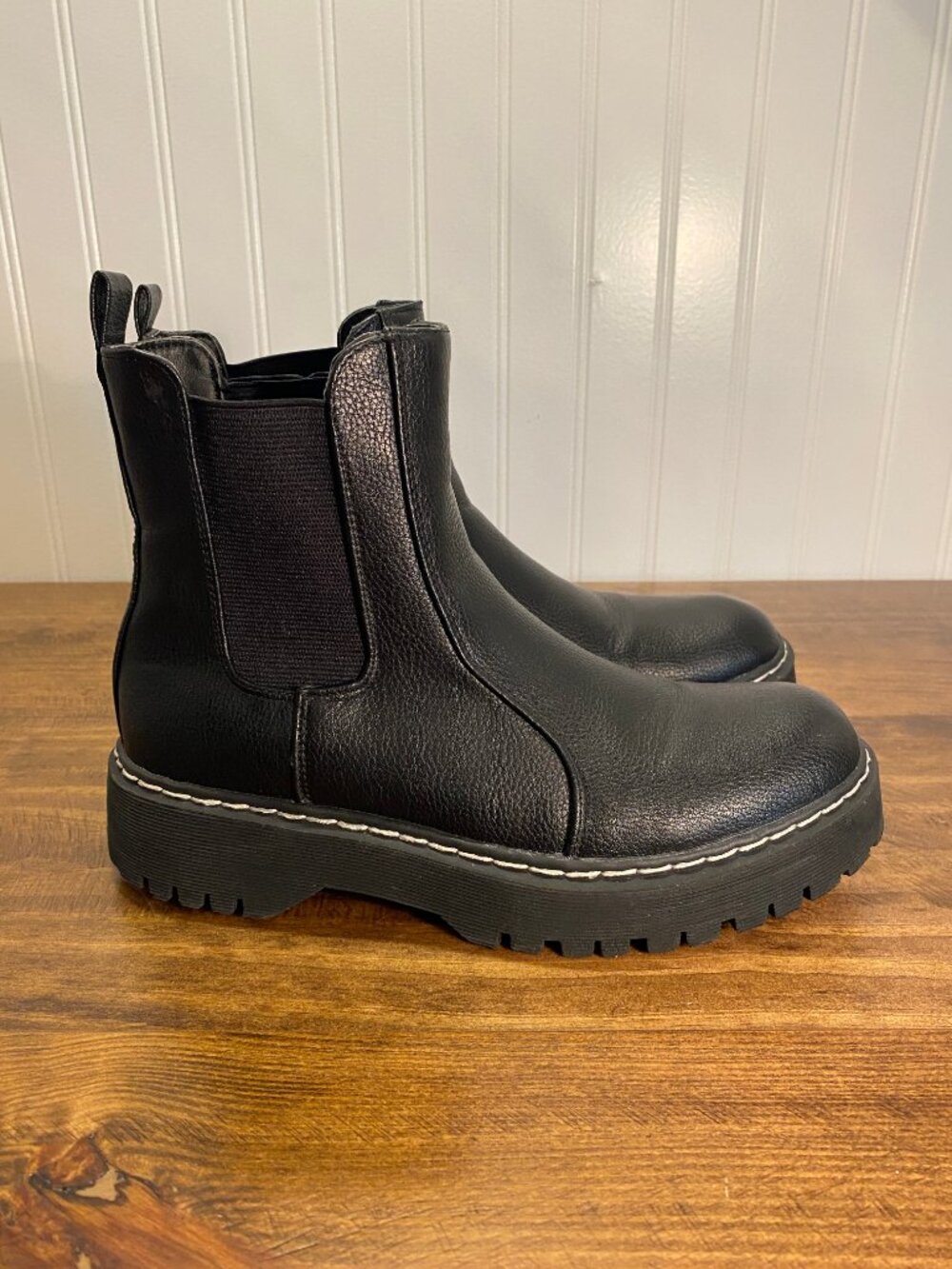 Sincerely Jules Black Chelsea Lug Sole Ankle Boots - Women’s Size 8.5